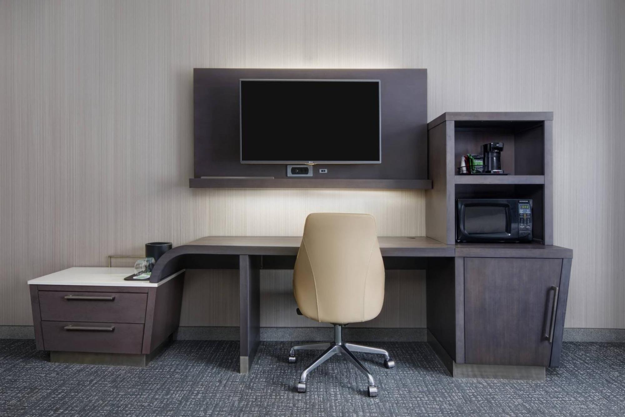 Courtyard By Marriott Richmond Downtown Exterior foto