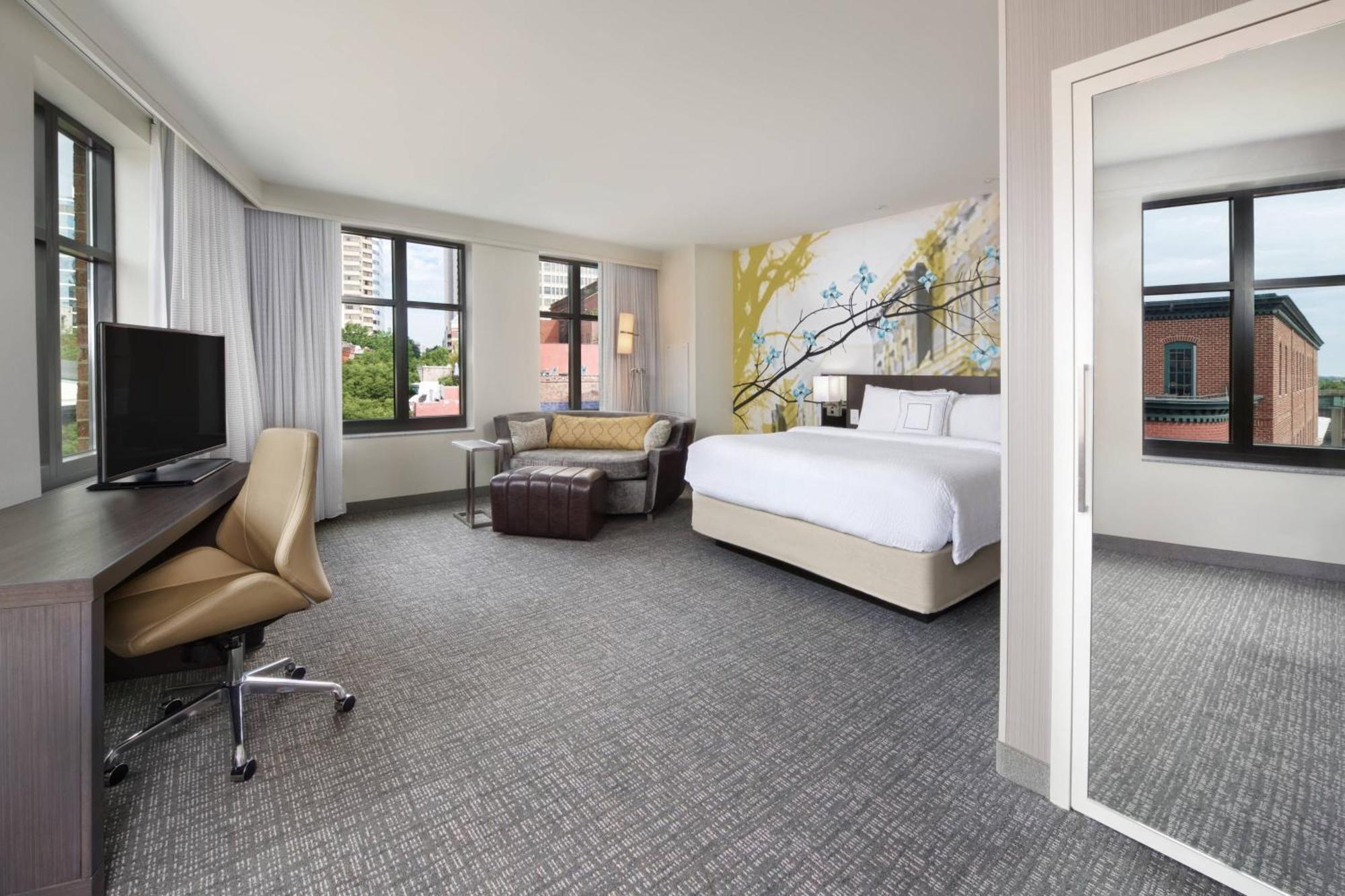 Courtyard By Marriott Richmond Downtown Exterior foto