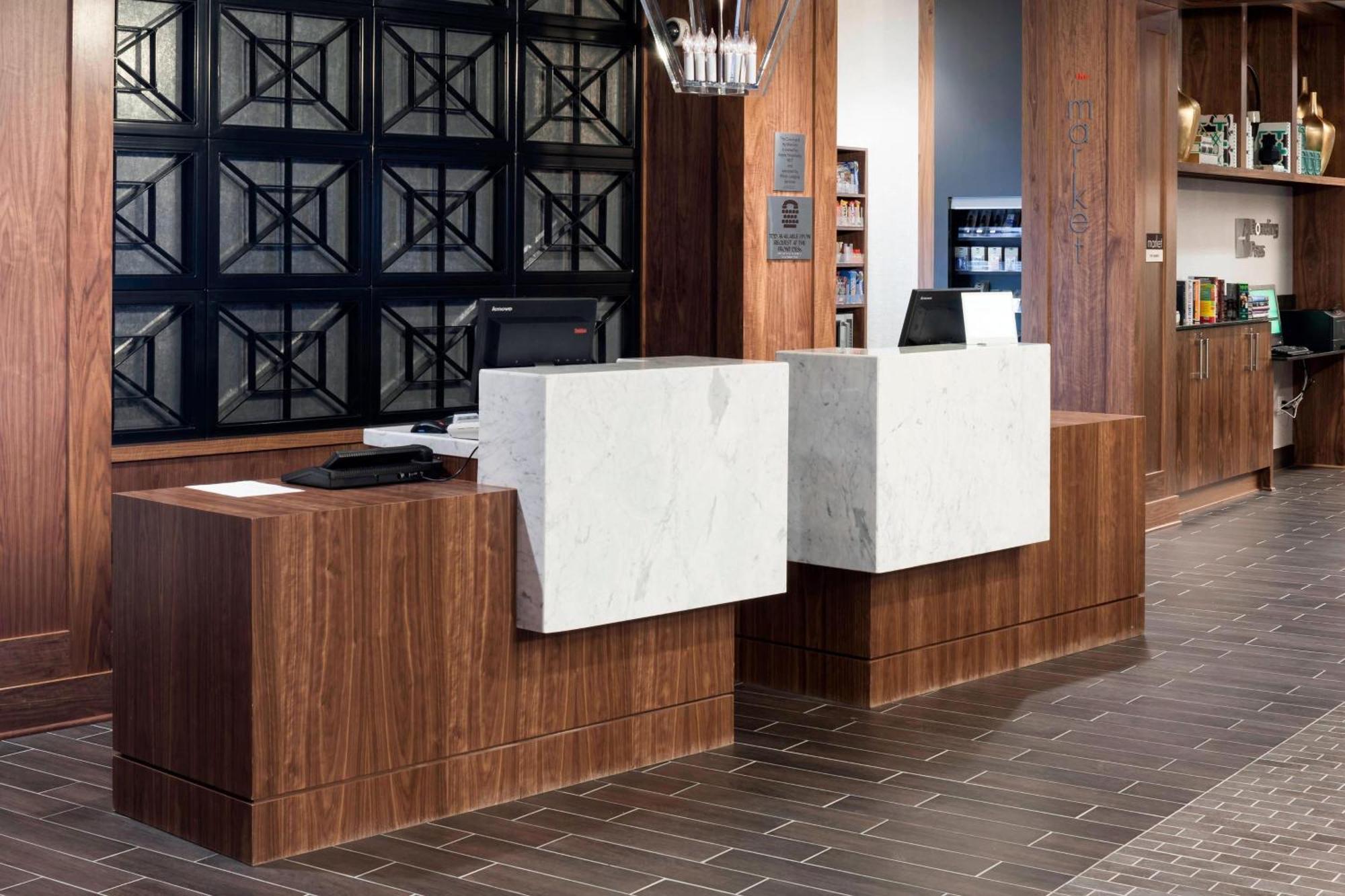 Courtyard By Marriott Richmond Downtown Exterior foto