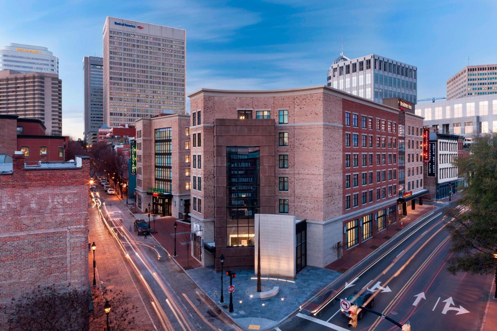 Courtyard By Marriott Richmond Downtown Exterior foto